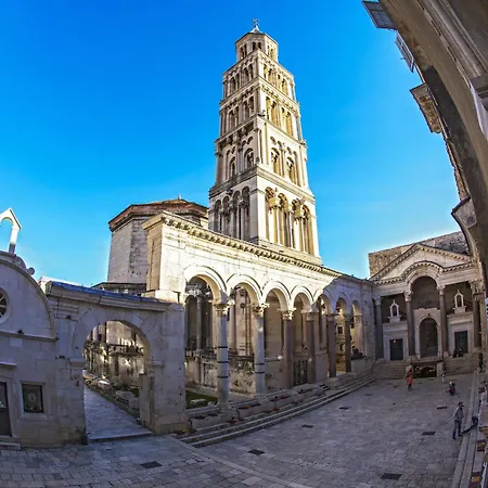 Grisogono Palace Heritage Apartman *